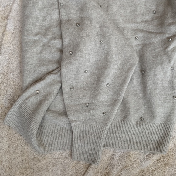 Ladies Sweater. From. HM - Picture 2 of 4